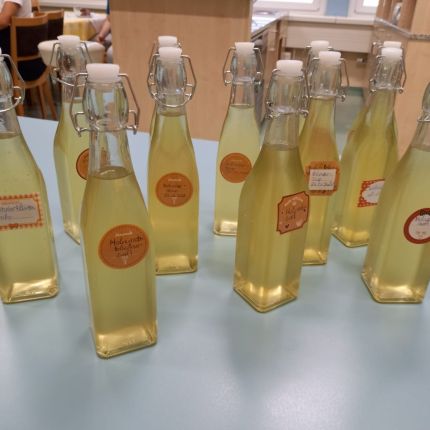 Selbstgemachter Hollersaft schmeckt am besten!